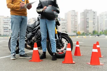 Del Carnet B al A2: Cuánto Cuesta, las Pruebas y el Infierno del Circuito