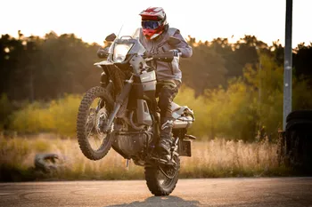 Intercomunicadores de Moto: ¿Son Legales de Verdad? (Y Cuál Comprar)