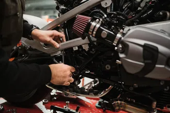 Qué Accesorios Puedes Cambiar en tu Moto sin que te Tiren en la ITV