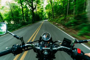 5 Trucos Legales y Baratos para que tu Moto de 125cc Corra Más (Guía Definitiva)