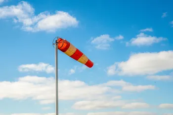 Peligro: Viento Lateral Fuerte. Cómo Conducir tu 125 sin Salirte del Carril